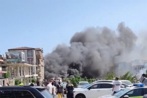 Изхвърлена цигара подпали десетки коли в Свети Влас