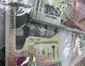 Иззеха фалшиви банкноти от 100 лв., вместо Алеко Константинов е написано Константин Алеков