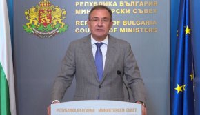 Властта отпуска 900 000 лева помощи за пострадалите семейства при пожарите в България: Гуцанов