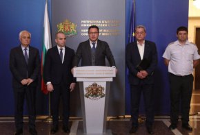   Гасим 300-400 пожара на ден, никога не сме имали толкова техника: МВР