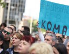   Протестът в отпуска до есента