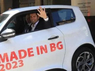 Как К. Петков прие €250К за €3,4М за наша сметка: Цялата истина за пожарогасителната техника