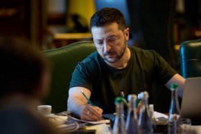   Белият дом не очаква тристранна среща на върха 