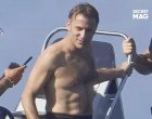 И Макрон се пусна гол при 75% неодобрение