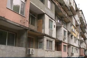 Вместо безплатно саниране, 126 семейства в Свищов останаха без тераси, 1 загина 