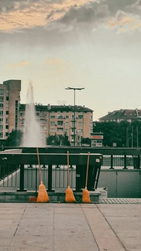 Едни си изоставят тротинетките, втори - други превозни средства: ФОТО НА ДЕНЯ 
