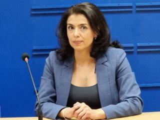  Терзиев още бави парите на шофьорите и ватманите: В. Григорова 