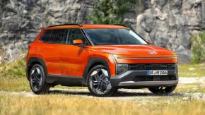  Hyundai Tucson 2027: по-голям, хибриден и с футуристичен интериор