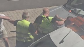 Оставиха в ареста общинския служител, участвал в сбиване заради скоба