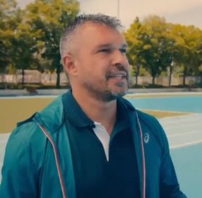 Валери Божинов става учител по физическо възпитание?