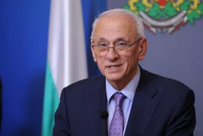 Властта въвежда стимули за медици в малките населени места 