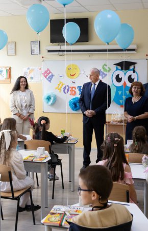  Образованието трябва да възпитава в родолюбие: Радев в 112 ОУ Стоян Заимов