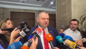 Грабиха държавата 5 години с техния баща, това свърши! Аз съм гарантът: Пеевски