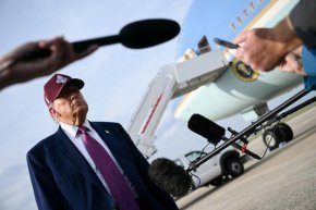 Самолетът на Тръмп едва не се сблъска с пътнически полет над Ню Йорк