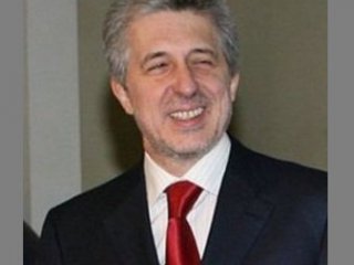  Въпрос за 36 млн.лв: Как "прозрачната" Столична община скри удължаването на рекламния монопол на Пъпката - над 2/3 от билбордовете, много от които незаконни?