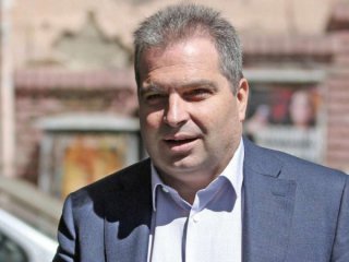 Служителите, поискали подкуп от екипа на Роби Уилямс, са уволнени: Караджов