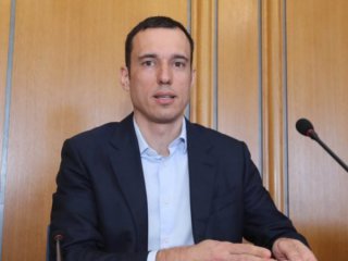 Кметът удвои парите на чистачите: ДС-антикорупция - замерване с нашите 800 млн.