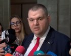 Крадците нямат право да говорят за митници, за приходи или за бюджет: Пеевски