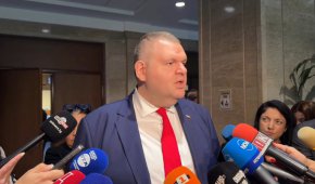 Защо личната секретарка на Хр. Иванов - Надежда Йорданова гласува със Северна Македония срещу България: Пеевски