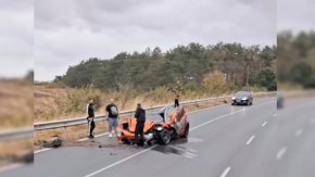 Брандираният Макларън на Величие катастрофира 