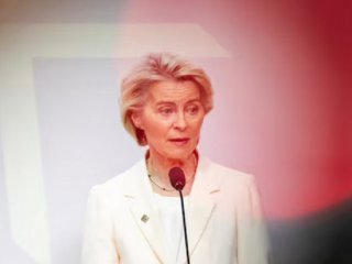 Фон дер Лайен призова за европейски пробив в разработката на автомобили с изкуствен интелект
