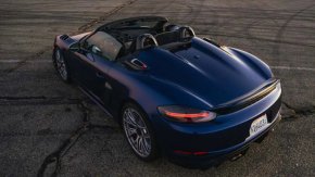 Следващият Porsche Boxster / Cayman може да запази шест-цилиндровия двигател, но като хибрид