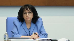 Всякакви тези, че българските граждани обедняват, са неоснователни: Финансовият министър