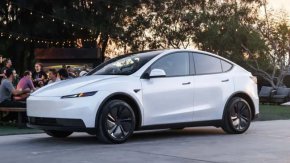 Tesla пуска по-достъпна версия на Model Y с пробег до 516 км