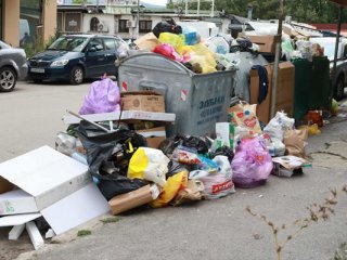 19 мес. моли за техника общинската Чистота, а кметът не я включва в 2 бюджета, а Вълка и Гърнето взеха по 30% повече пари (ДОКУМЕНТИ)