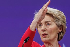 Лайен оцеля: Европарламентът отхвърли двата вота на недоверие срещу председателя на ЕК