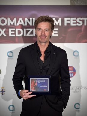  Ники Илиев с кинонаграда в Италия за ЧРД 