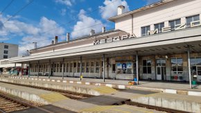  Влак прегази железничар на гара Мездра 