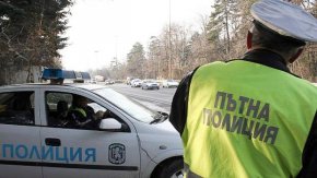Задържаха служители на Пътна полиция в Хасково 