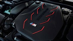 BMW постига рекордни продажби на V8 двигатели в 2024 г.
