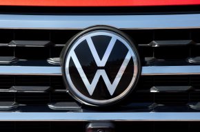 Volkswagen е в криза с чипове след конфискация на китайска фабрика от Нидерландия: Bild