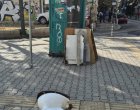 Справяне с боклука? До Съдебната палата в София 2-ри ден: Фото на деня