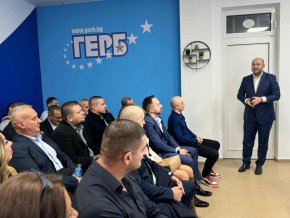 Министър и Фандъкова откриха обновения офис на ГЕРБ в Студентски