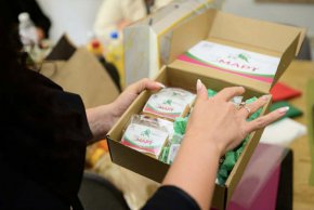   С раздаване на храна стартира партията на Лечева за президента