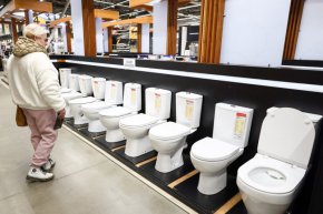 Италиански фирми ще загубят 140 милиона евро заради санкциите върху тоалетните за Русия: Синдикален шеф