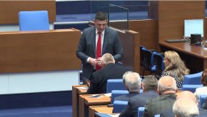 Борисов се подписа в подписката, инициирана от ПП-ДБ, за оставката на шефа на КПК