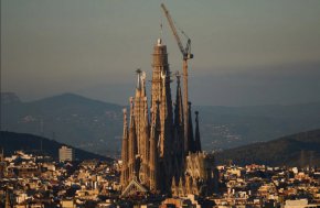  Храмът на Светото Семейство в Испания стана най-високата църква в света