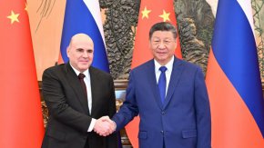  Си Дзинпин се срещна с руския премиер Михаил Мишустин