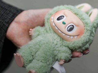 Създателят на Labubu вече е сред Топ 10 на най-богатите китайски милиардери с 22,3 млрд. долара