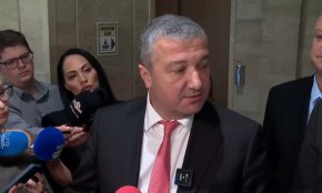 Съвсем нормално е с 2% да се вдигнат осигуровките: Драгомир Стойнев