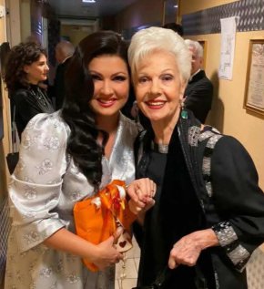 Нетребко се пусна с Кабаиванска като поклон към нашата Тоска на всички времена: ФОТО НА ДЕНЯ 