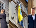 Свалиха украинското знаме от парламента в Чехия