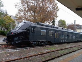   Черен влак се композира от Бургас за София: Първият ни нов от 20 г. 