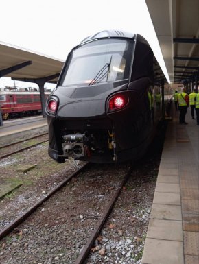   Черен влак се композира от Бургас за София: Първият ни нов от 20 г. 