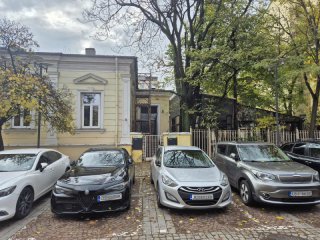   Детска градина ли, кмете? Синият лъв остана без градина и ще си бъде кръчма