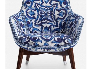  €11 000 за стол Dolce&Gabbana при Японеца и К. Петков   